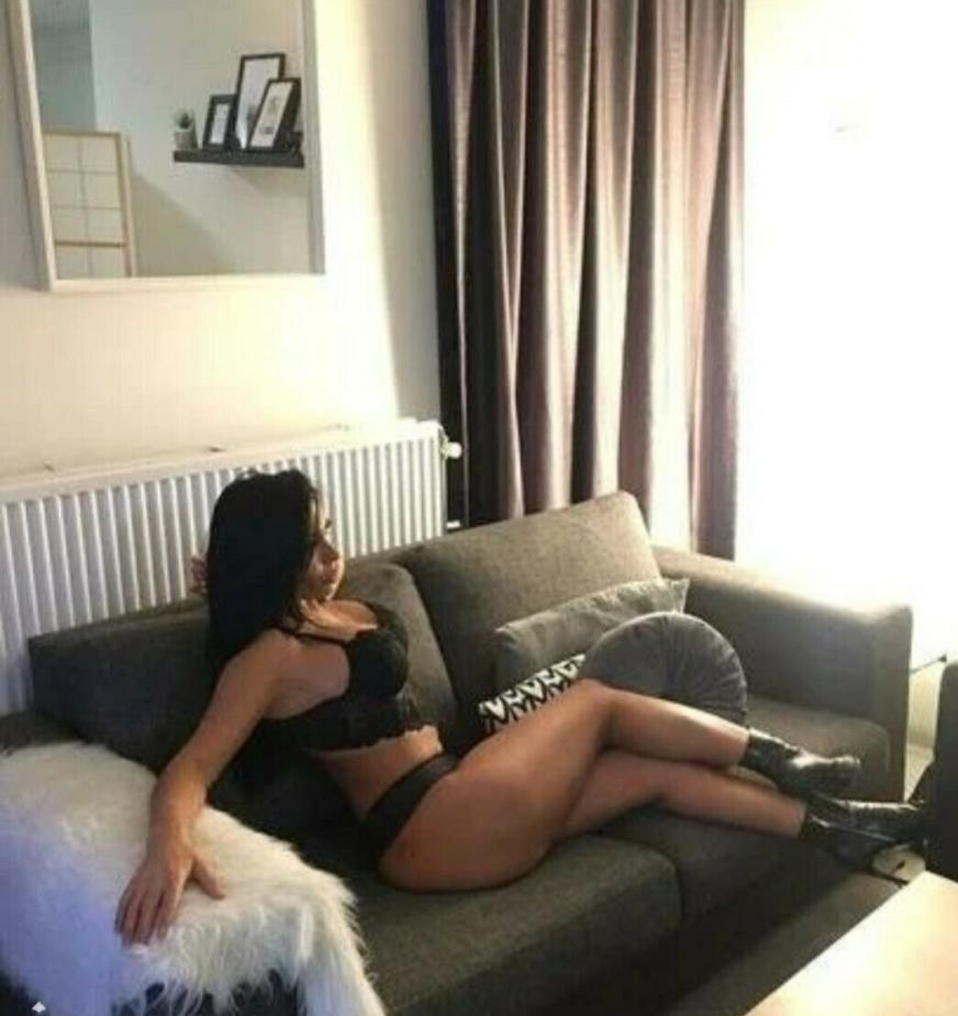 CARLA FELACION chaud