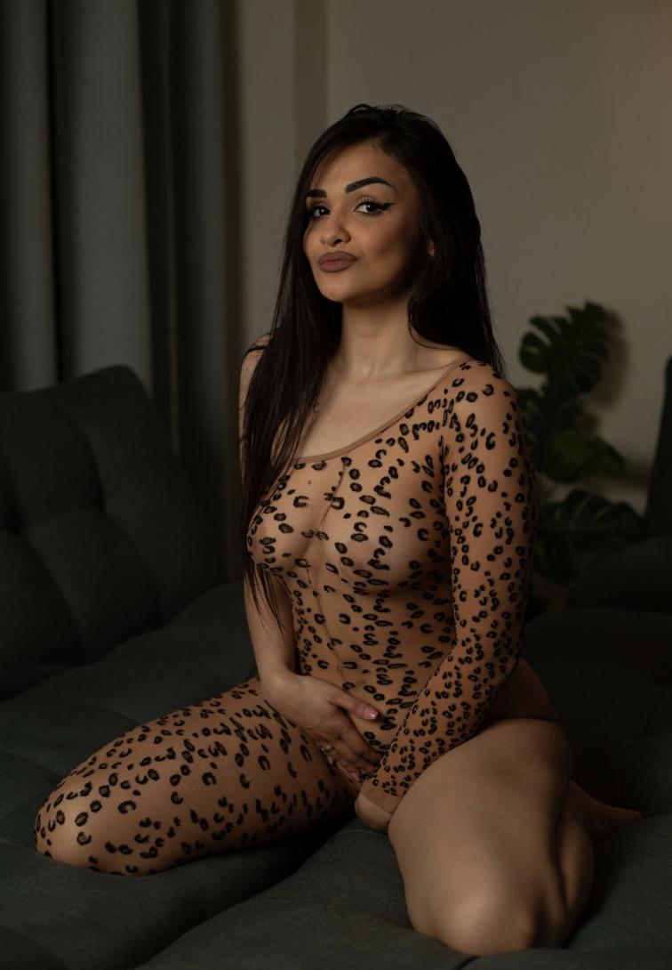 CHARLOTTE ❤️new here party girl 😝