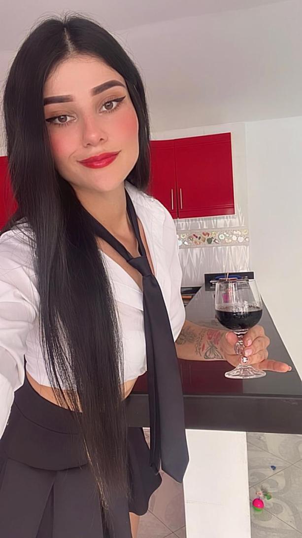 Sofia Latina sexy