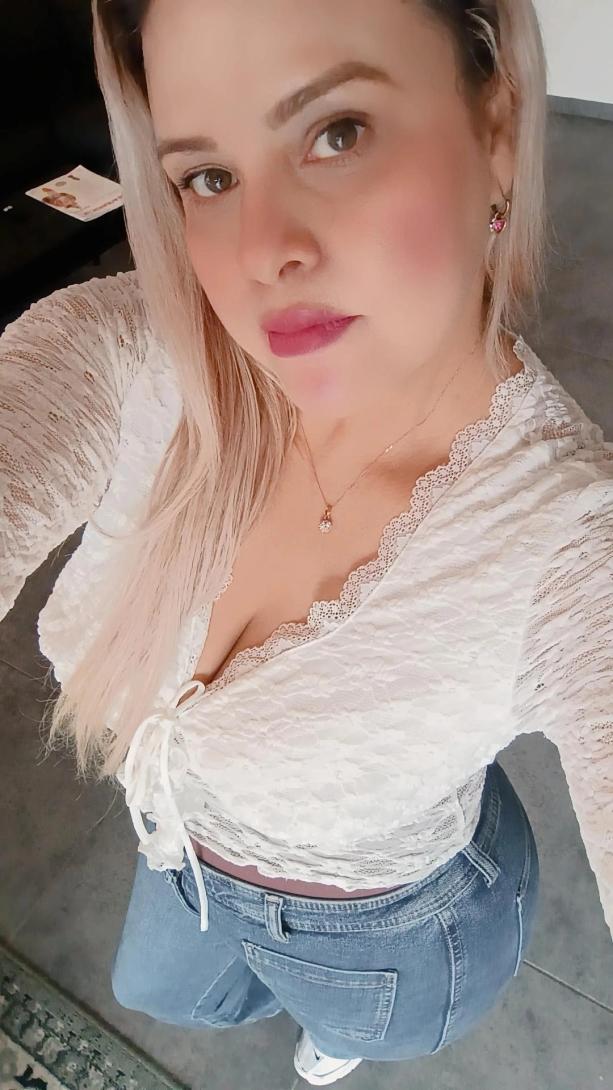 Hete LatinaLatijns-Amerikaanse nymfomane 