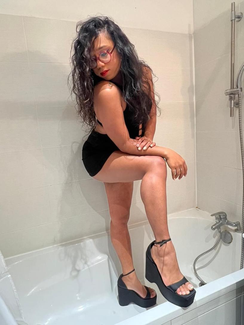 queen of domination, expert ass sucker, active and passive, 15 endowment