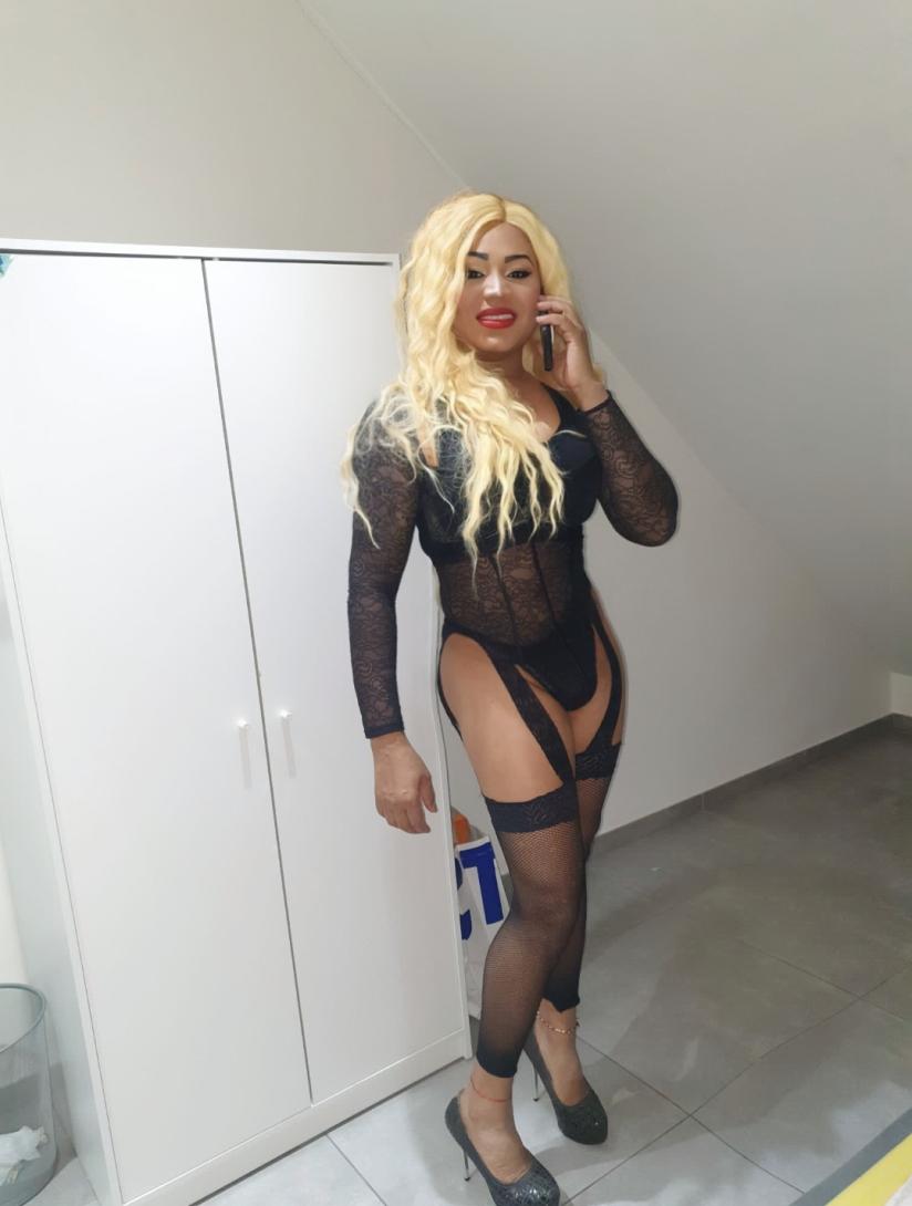 BEAUTIFUL TRANS LATINA SUPER ACTIVA 20 CM AND PASSIVE  