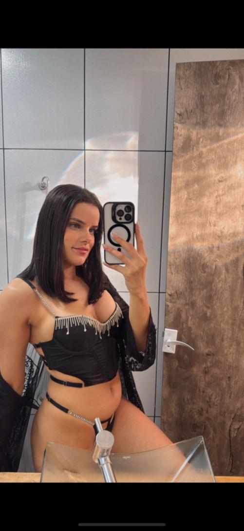 Mais linda de olhos azuis 😉