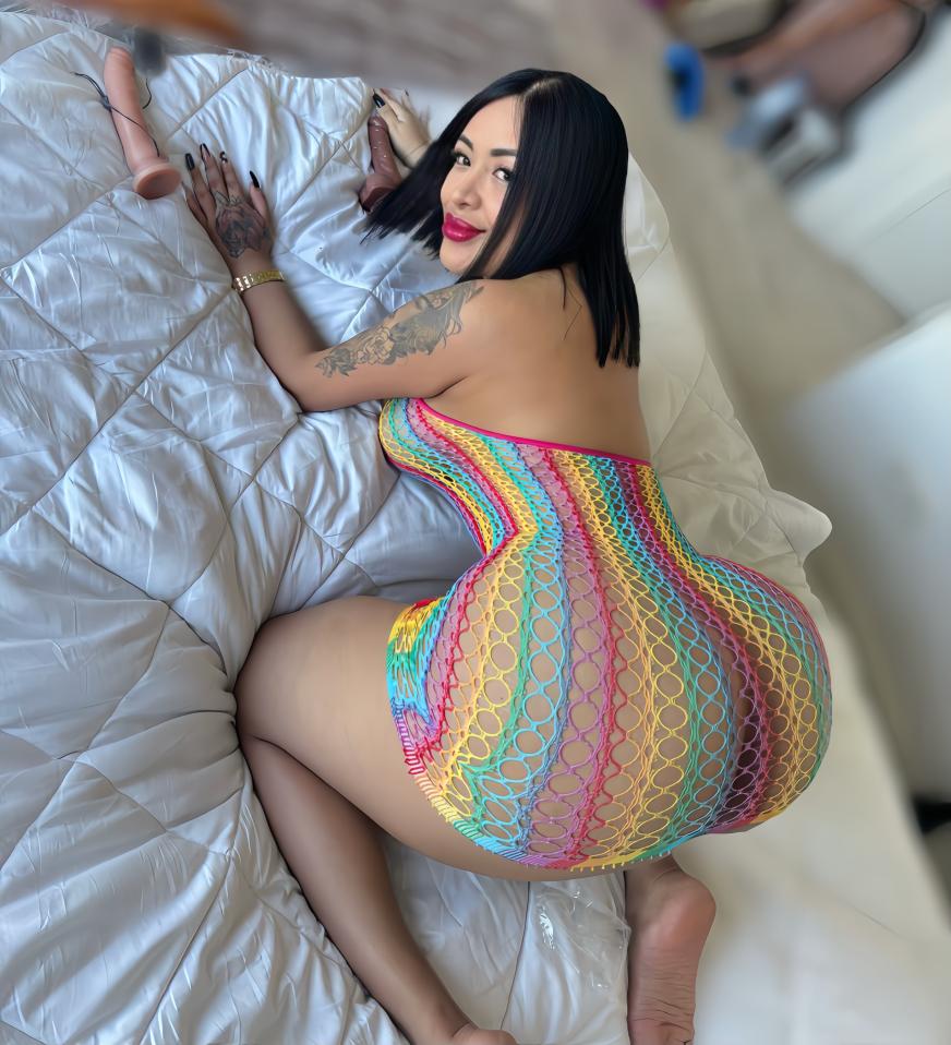 LATINA BIG ASS