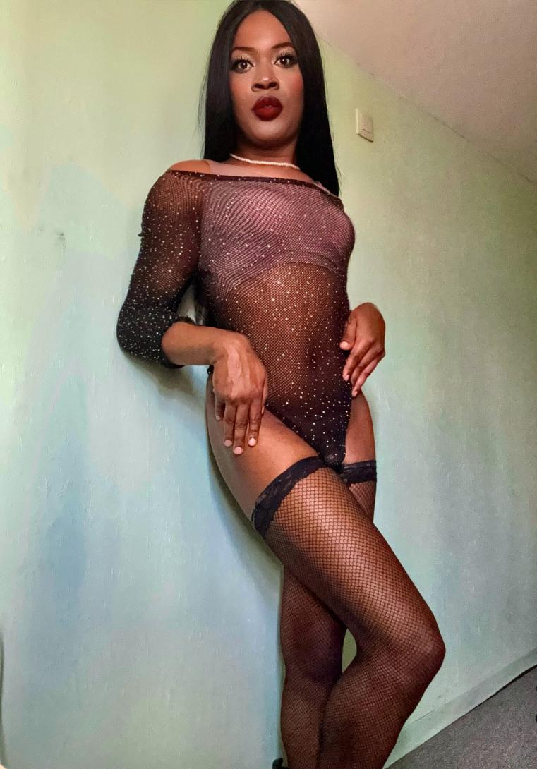 AMELIA DOMINATRIX BIG BLACK COCK 23cm