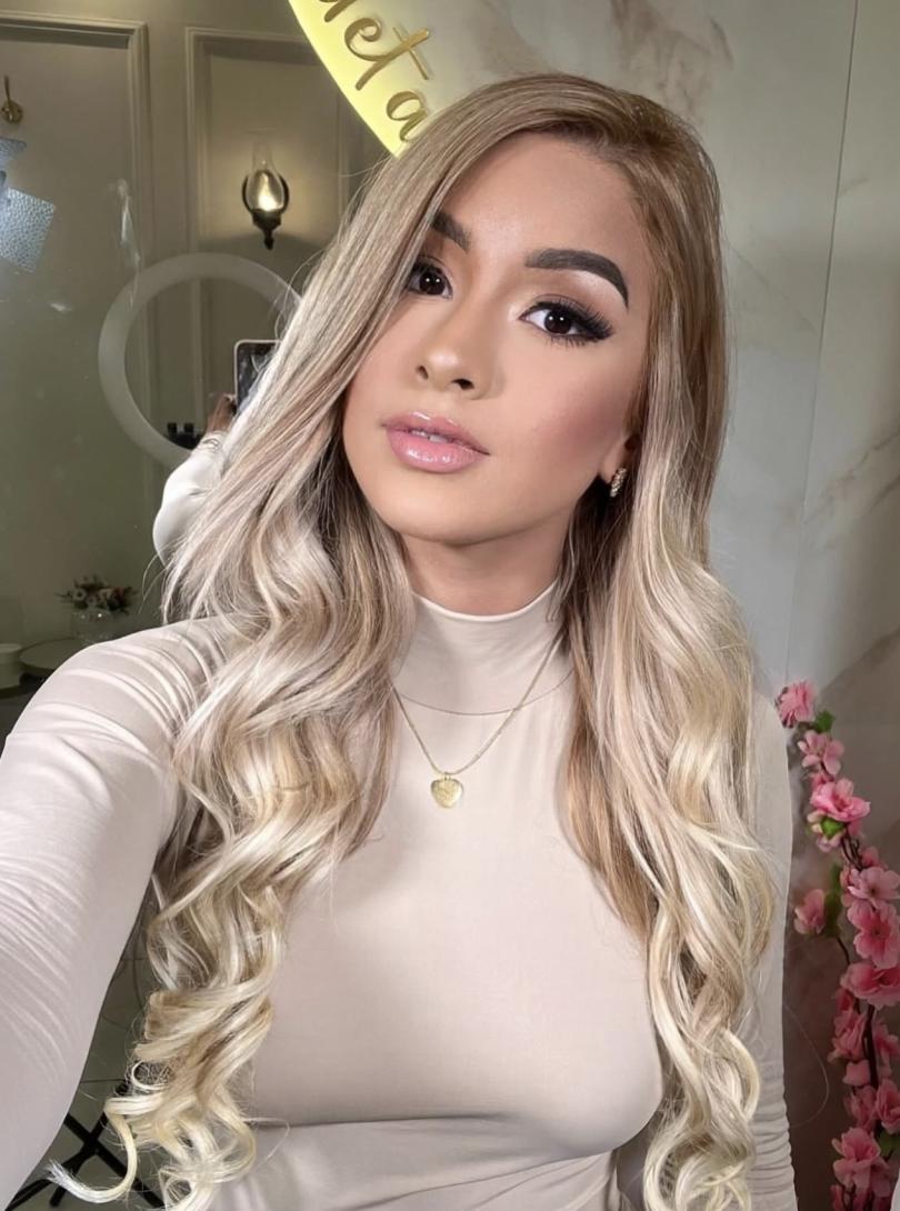 Layla engel, I only answer WhatsApp