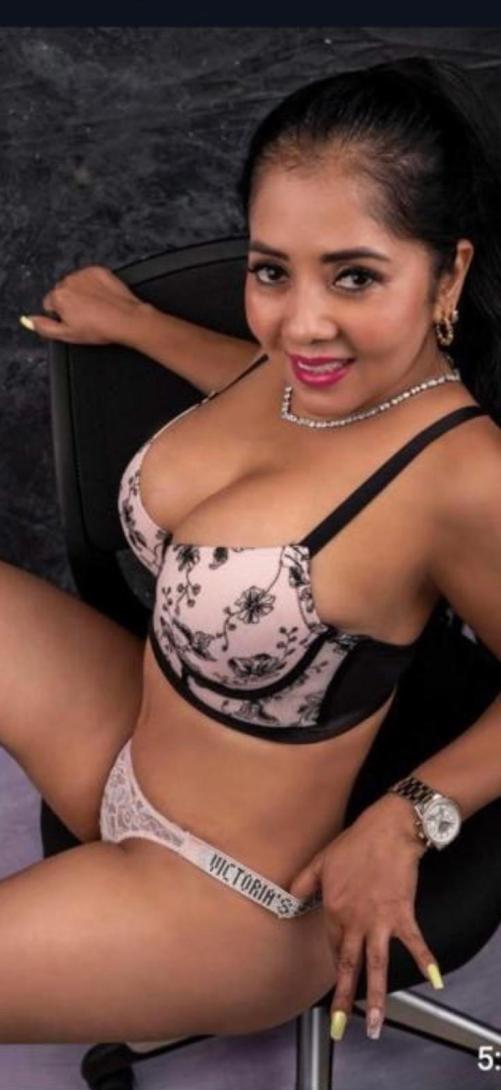 Daniela Sweet and sexy