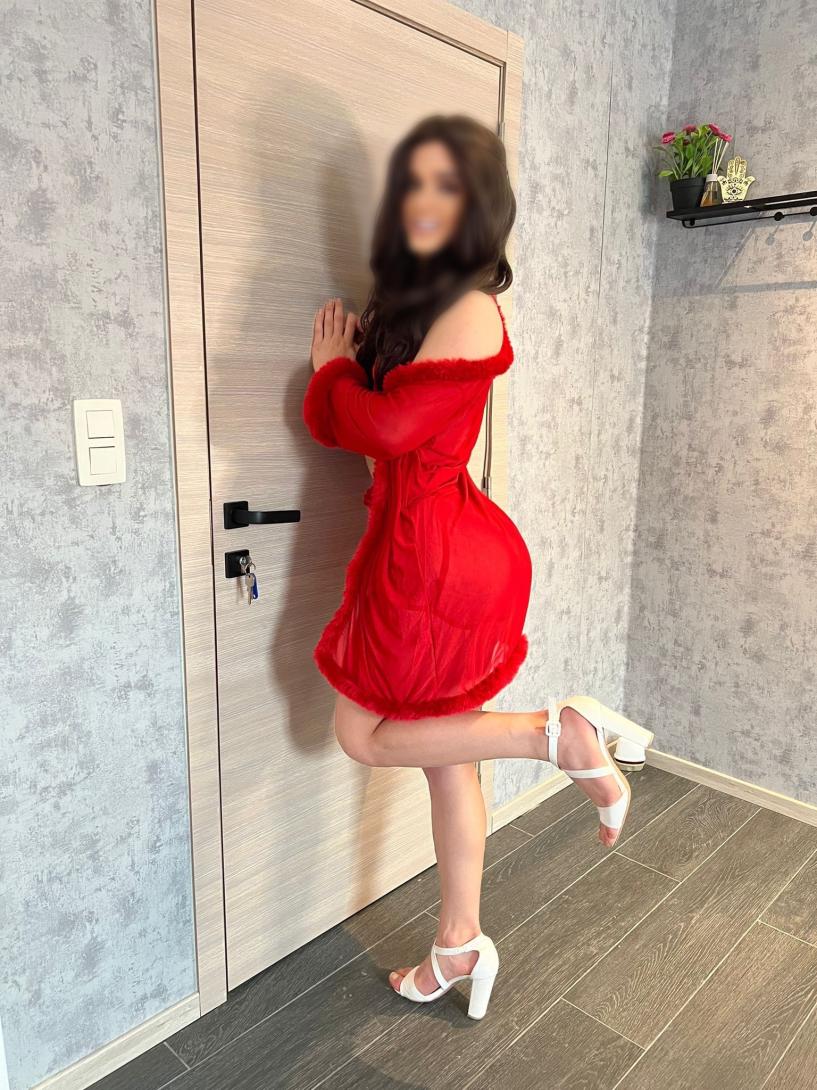 Elissa Hot