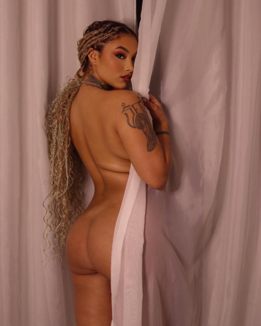 New Amina in the city, delicious brunette for you