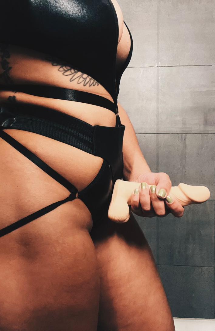 New Amina in the city, delicious brunette for you