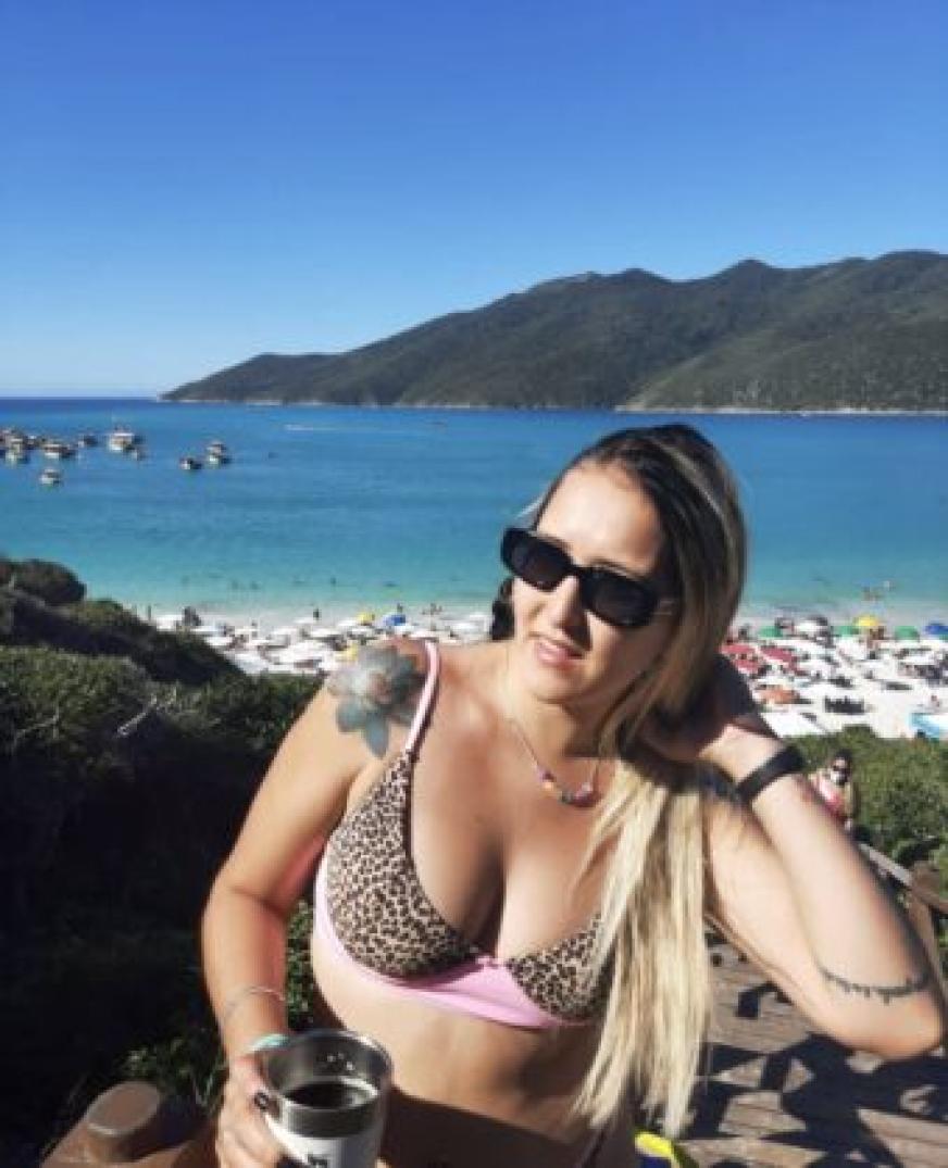 Mariana hot