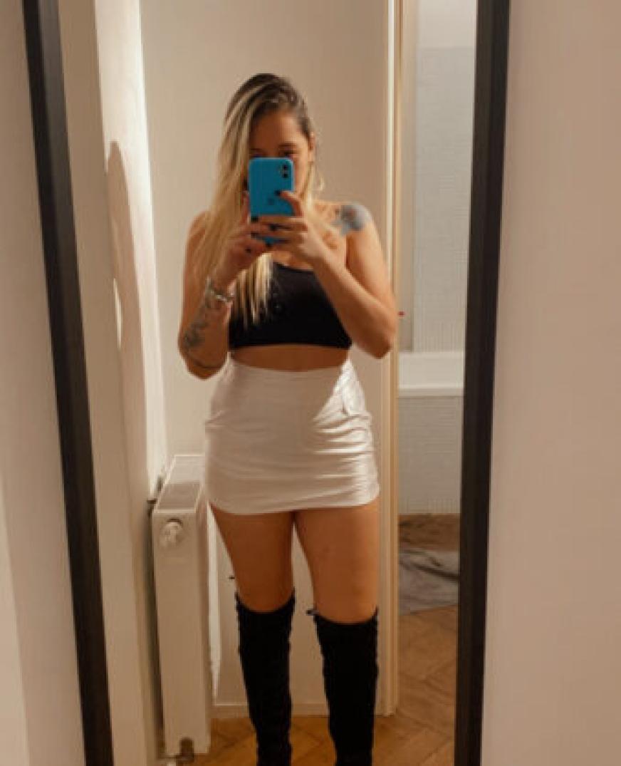 Mariana hot