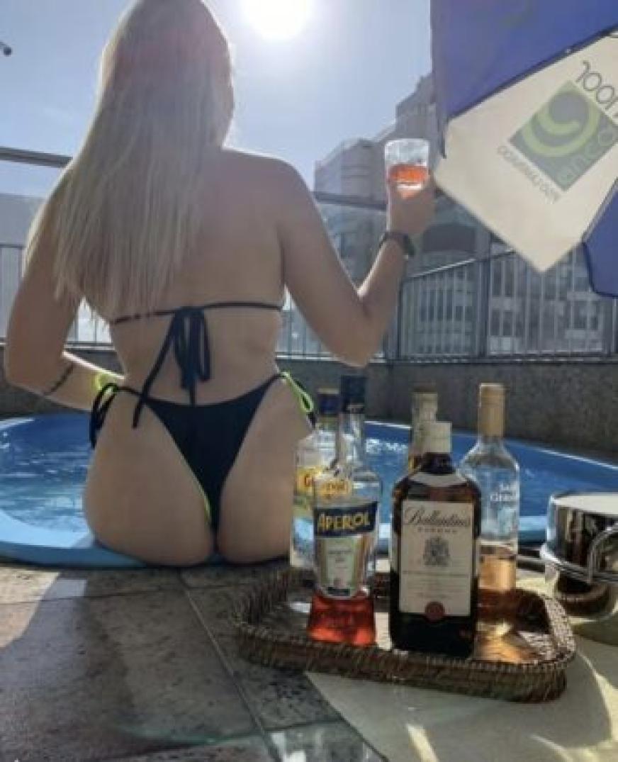 Mariana hot