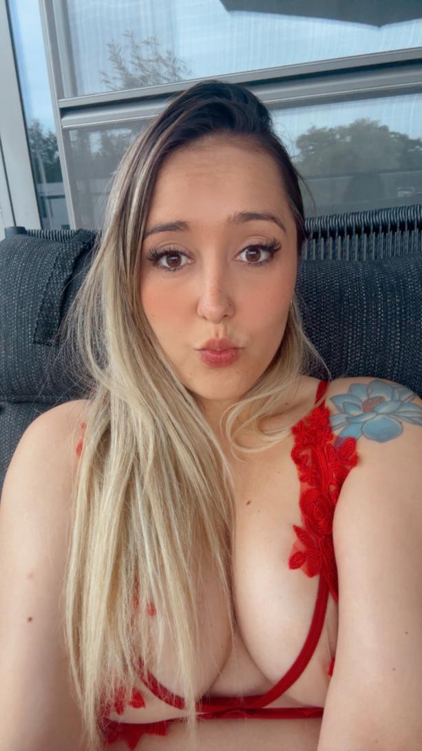 Mariana hot