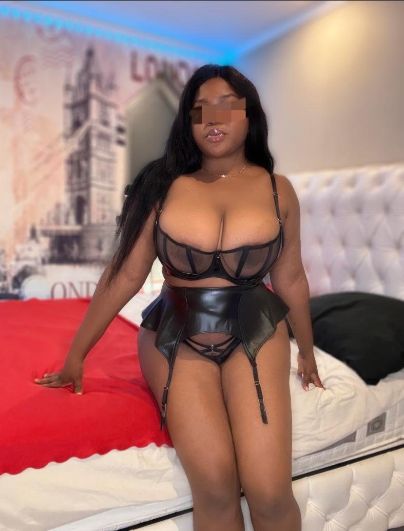Curvy angel