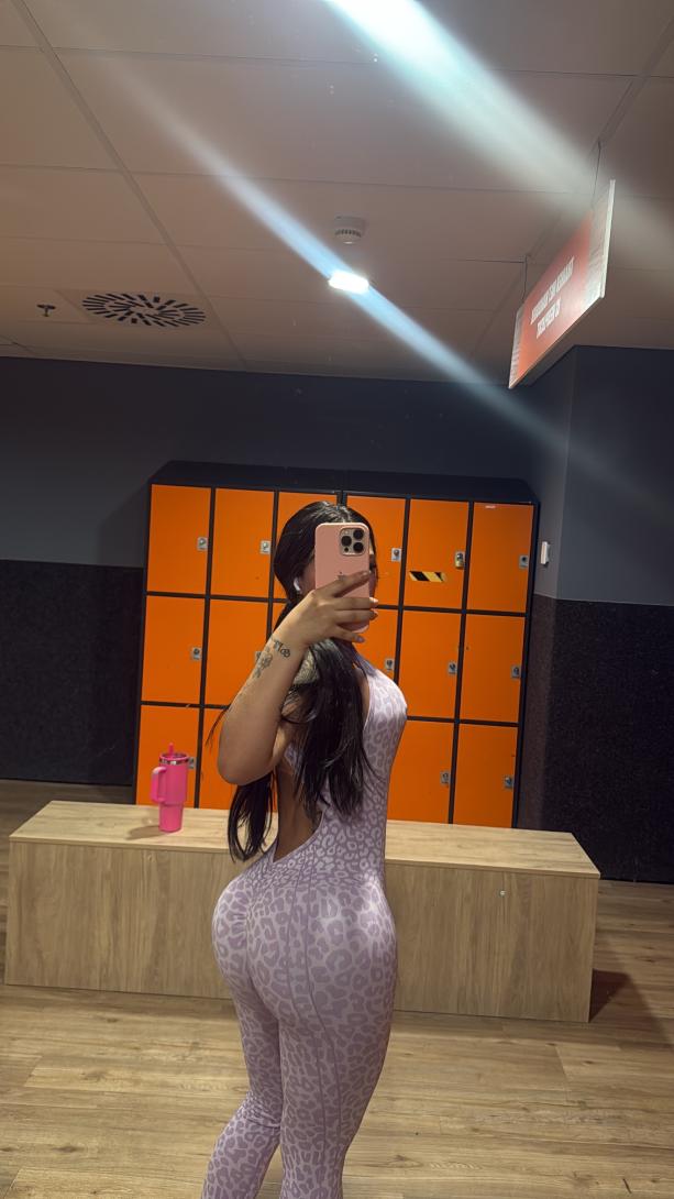 Mia latina anal