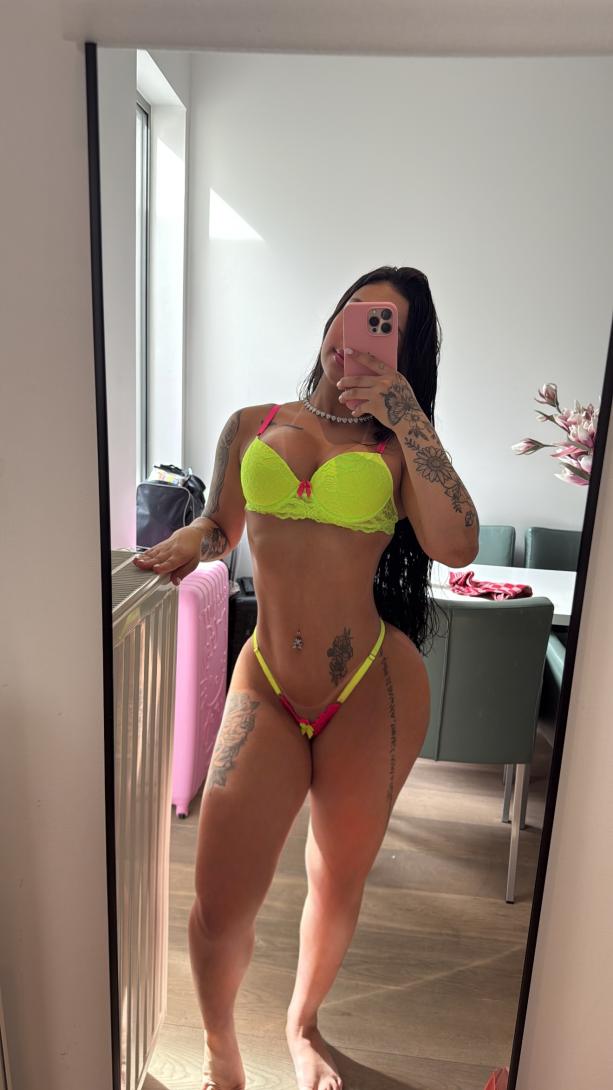 Mia latina anal